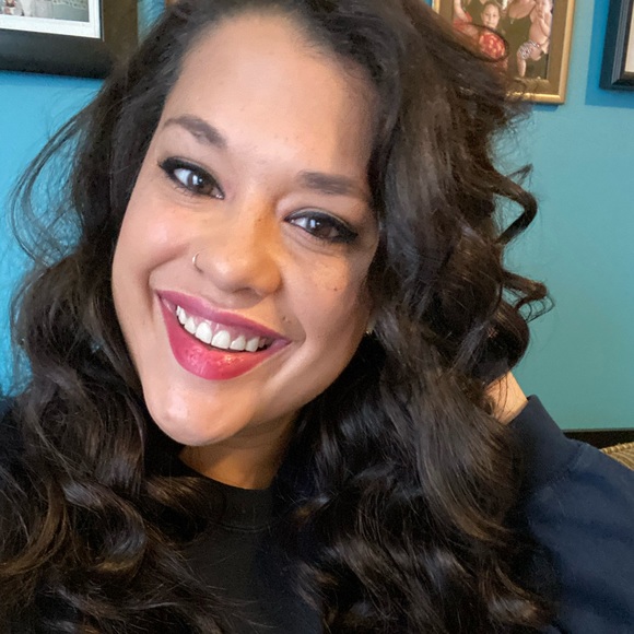 Meet your Posher, Katherine - Picture 1 of 1